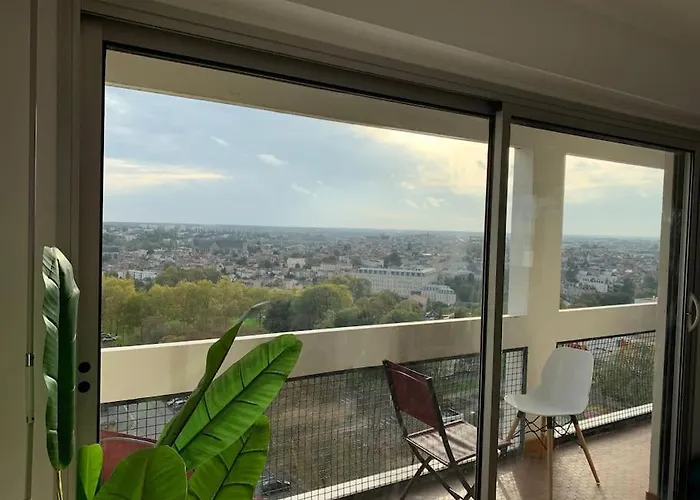 Appartement Refait A Neuf Avec Vue Sur La Ville
